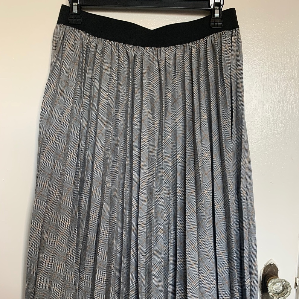 Gerard Darel Grey Pleated Midi Skirt, Size 2